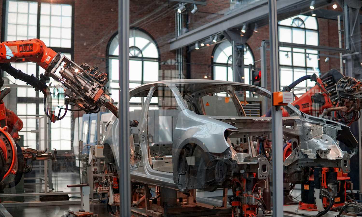 Peran Industri Manufaktur dalam Perekonomian Indonesia Peran Industri Manufaktur dalam Perekonomian Indonesia